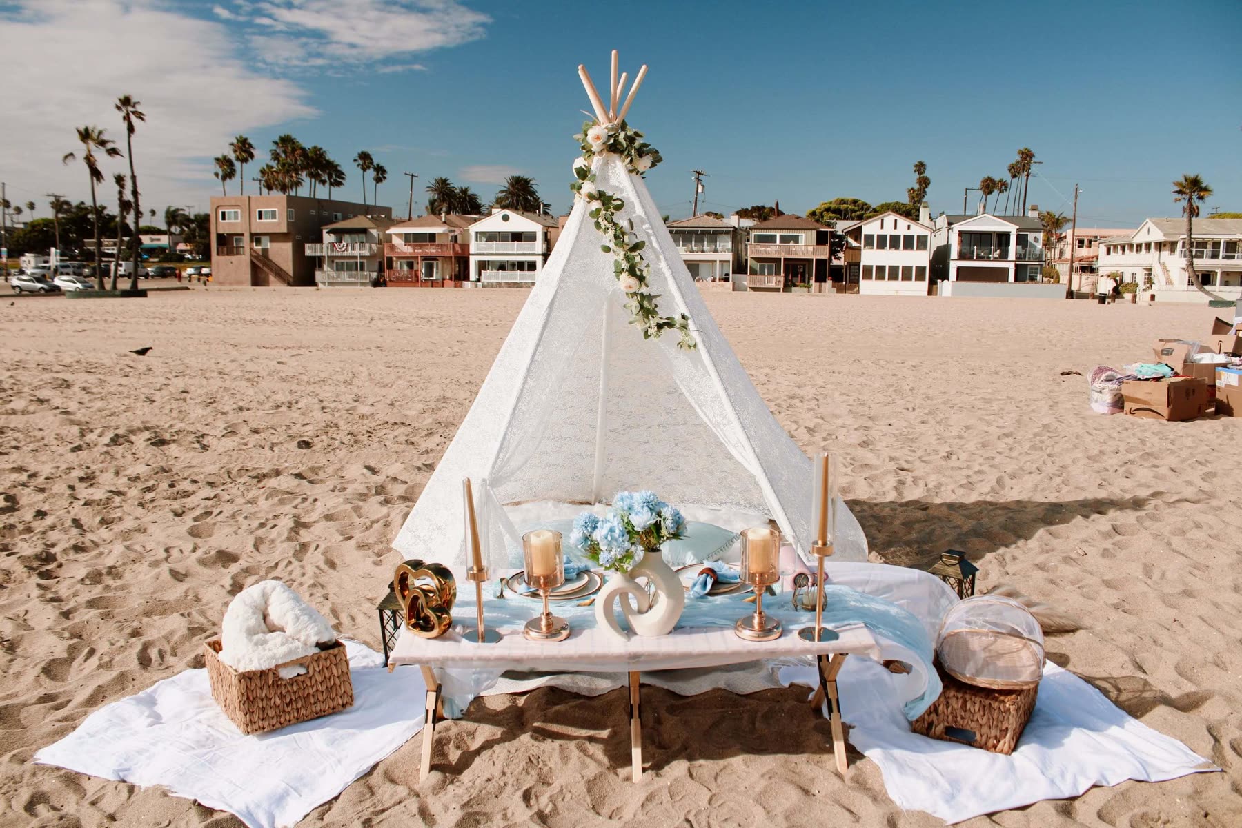 teepee romantic dinner